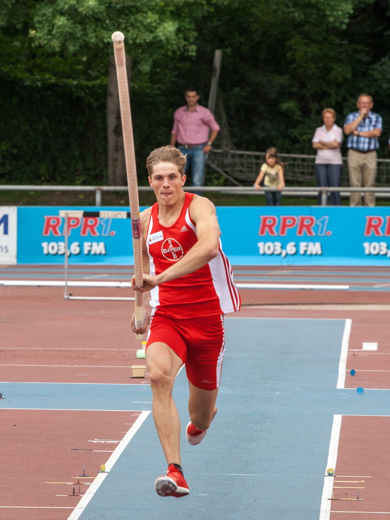 sports race, track and field, competitive sport, group of people, effort, women, sport, exercising, incidental people, track and field athlete, day, 2K