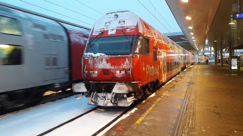 86-33, outdoors, rail transportation, train, track, öbb, railroad station, land vehicle, mode of transport, regional train, Local Train, city, architecture