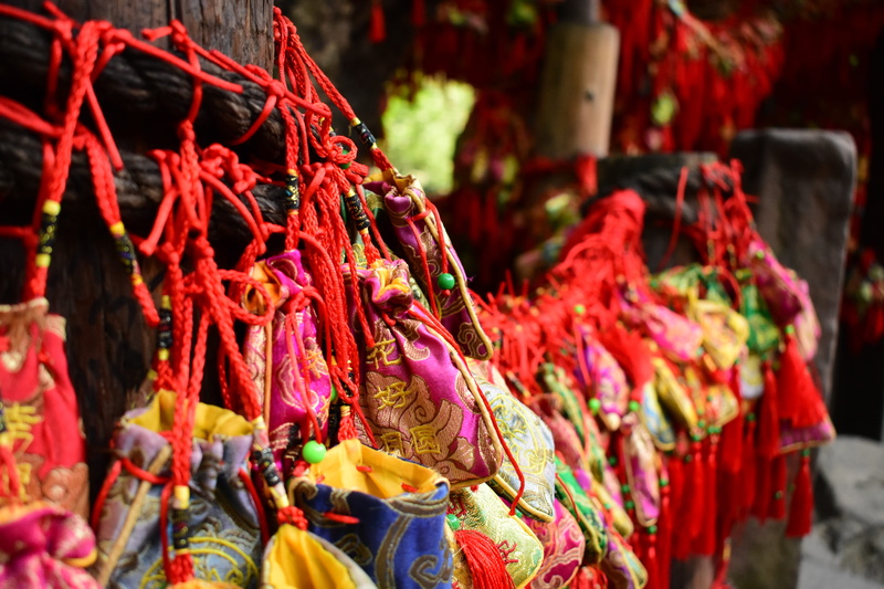 day, abundance, art, tree, colours, red, choice, focus on foreground, large group of objects, writing, variation, market stall, ambience, for sale, market