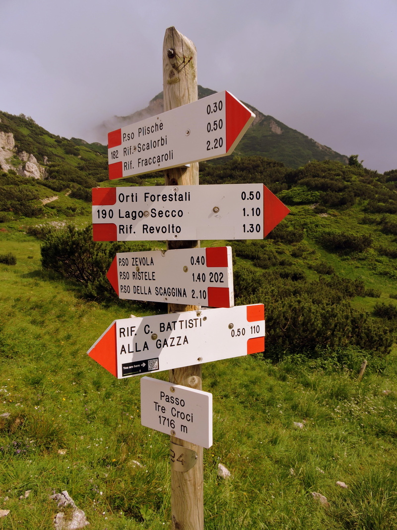 guidance, mountain, message, green color, cartel, trail, no people, nature, information, field, land, 4K, sign, outdoors, road sign, sky, grass, text