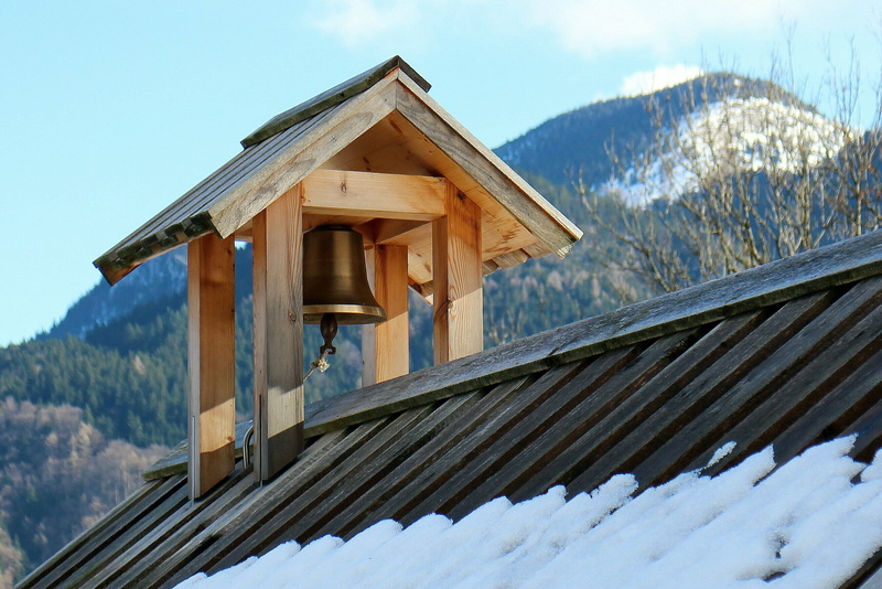 nature, church, Ring, storm, built structure, sky, wood - material, beauty in nature, tree, house, architecture, mountain, Bells, winter, bell, bronze bell