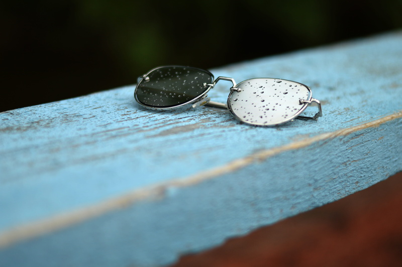 jewelry, wood, Overcast, the rain, surface level, Reflection, still life, solid, emotion, Glasses, close-up, wedding ring, outdoors, ring, blue log, Raindrops