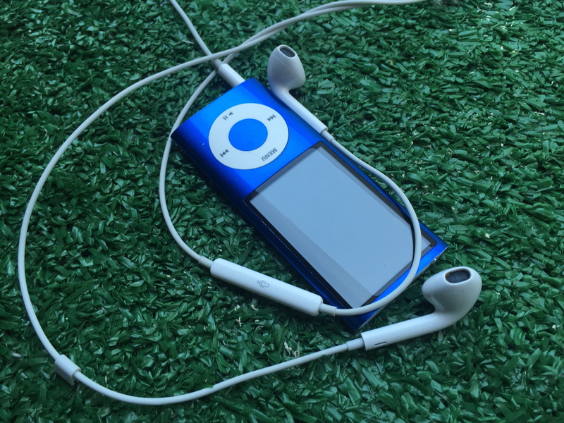 cable, apple, outdoors, nature, high angle view, no people, gardening, headphones, connection, wireless technology, 2K, plant, in-ear headphones, music