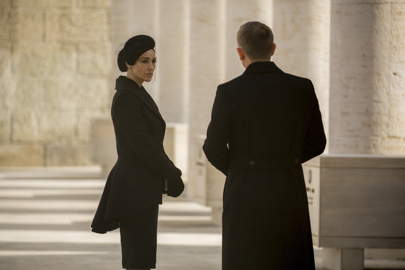 men, trench, real people, black, James Bond, 007, business person, businessman, SPECTRE, rear view, women, Monica Bellucci, togetherness, coat, adult, males