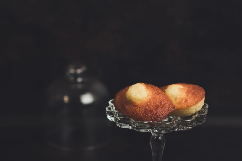 no people, apple - fruit, clear, copy space, stand, fruit, bread, temptation, studio shot, two, glass, photography, focus, indoors, dark, food and drink