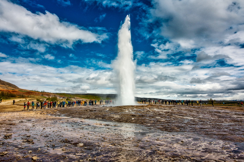 large group of people, strokkur, wide angle, outdoors, geysir, 4K, travel, scenics - nature, show, erupting, people, physical geography, tourism, motion