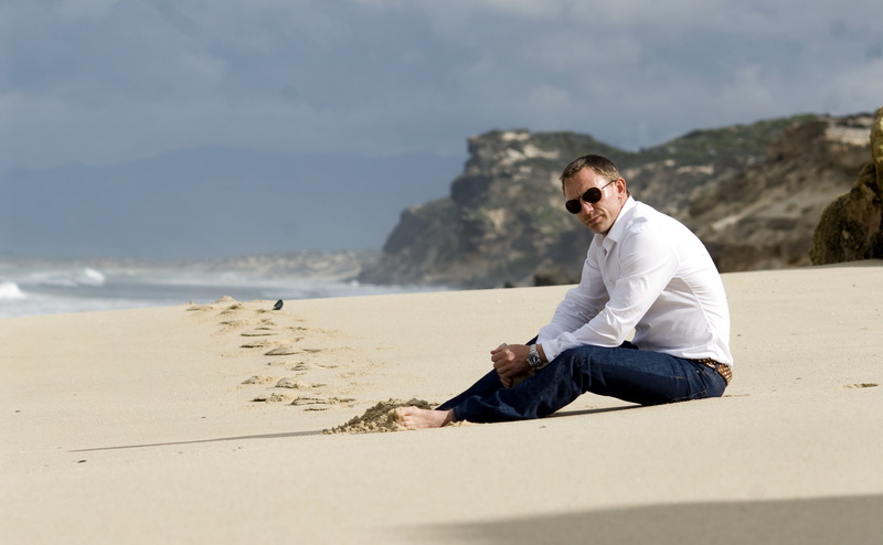 jeans, 4K, handsome man, men, james bond, one person, relaxation, males, Movies, water, Others, outdoors, daniel, daniel craig, adult, day, craig, full length