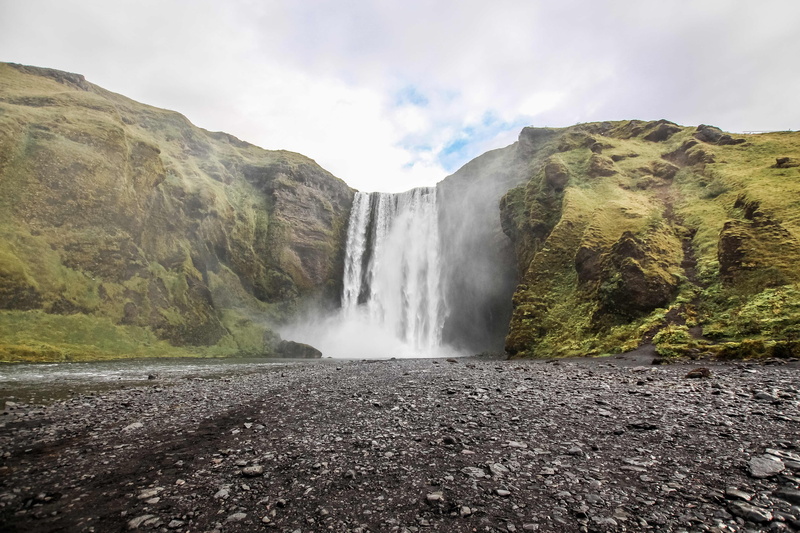 non-urban scene, travel, flowing, no People, tourism, 5K, skogafoss, beauty In Nature, land, waterfall, nature, rock - Object, mountain, environment, daytime