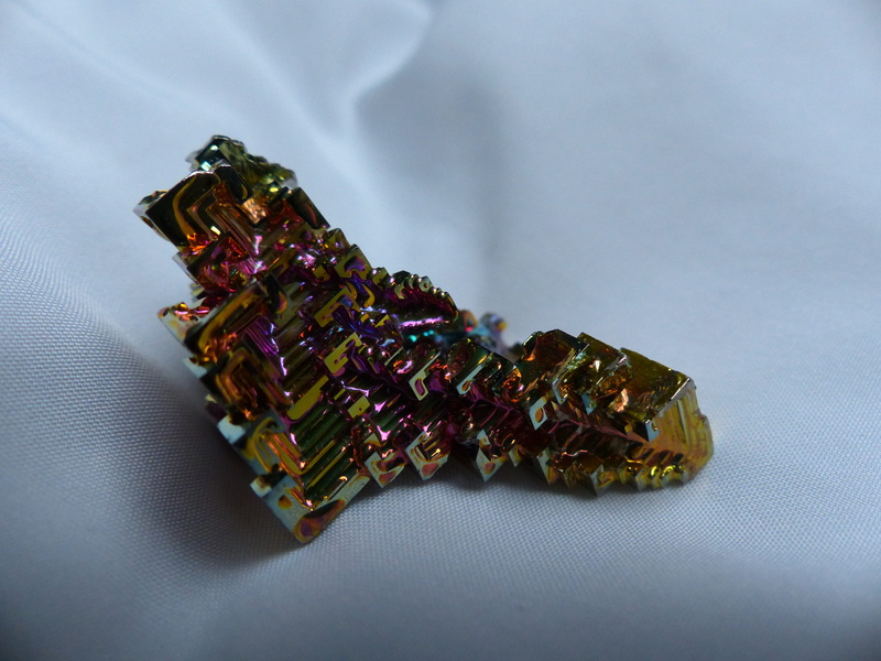 luxury, diamond - gemstone, beauty, crystal, variation, element, precious gem, Iridescent, studio shot, metal, wealth, color, synthetic bismutkristall