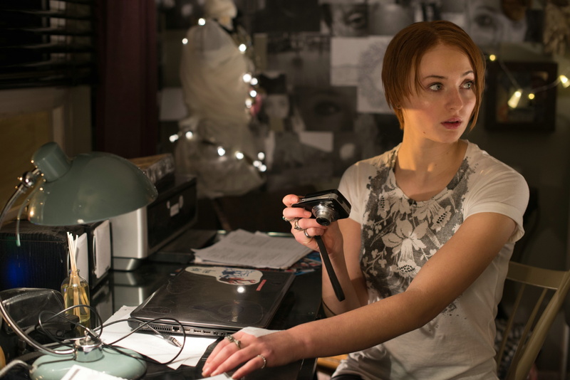 casual clothing, lifestyles, front view, business, beauty, leisure activity, Another Me, women, adult, Sophie Turner, 2K, focus on foreground, one person