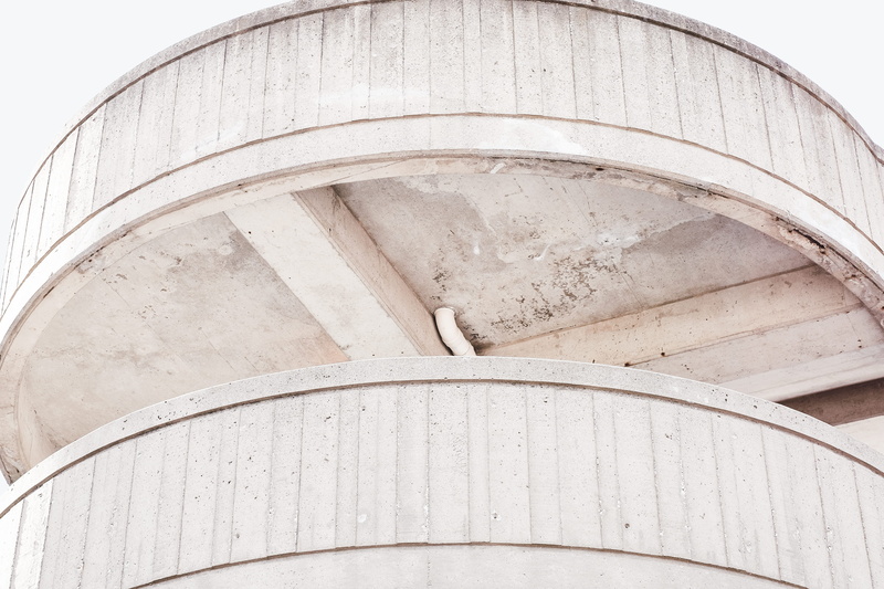 circle, clean, history, storage tank, building exterior, cylinder, outdoors, low angle view, simple, white, shape, minimalistic, pattern, day, architectural column