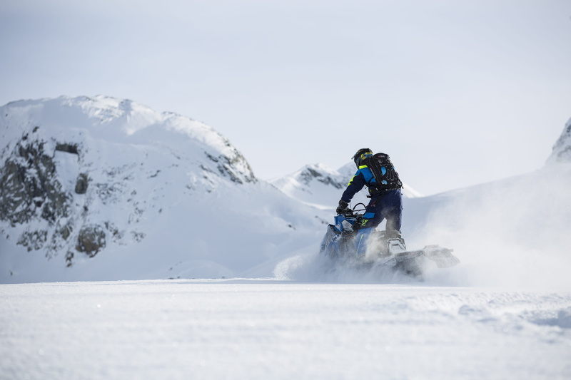 beauty in nature, mountain range, man, adventure, guy, frost, ski resort, leisure, cold temperature, skill, white color, exhilaration, one person, snowboard