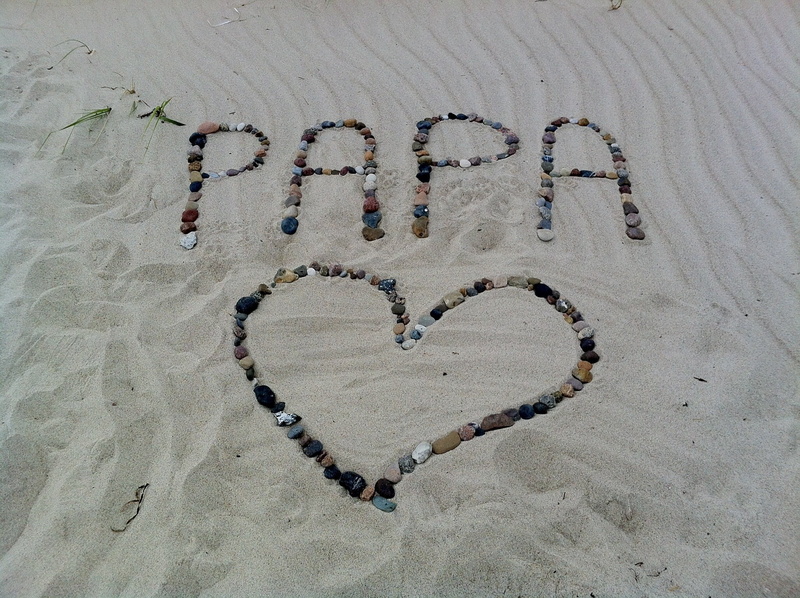 heart shape, single Word, grey, symbol, capital letter, emotion, no people, sand, stones, sea, drawing - art product, letters, creativity, 1080P, papa
