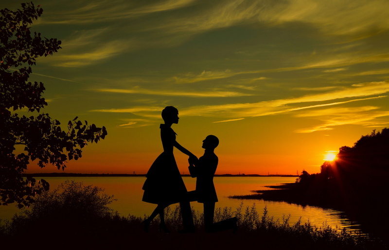 couple, lake, orange color, wife, landscape, beauty in nature, romance, tranquility, silhouette, 2K, sky, real people, couple - relationship, affectionate