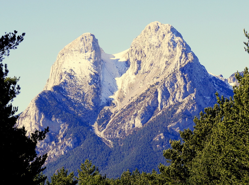 Pedraforca, 4K, scenics, beauty in nature, Mount, scenics - nature, formation, clear sky, landscapes, tranquil scene, take it easy, peak, idyllic, tree