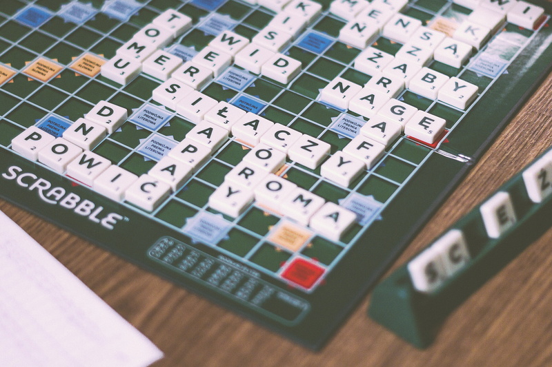shape, technology, complexity, table, leisure games, game, large group of objects, still life, board game, erudition, 4K, connection, equipment, indoors