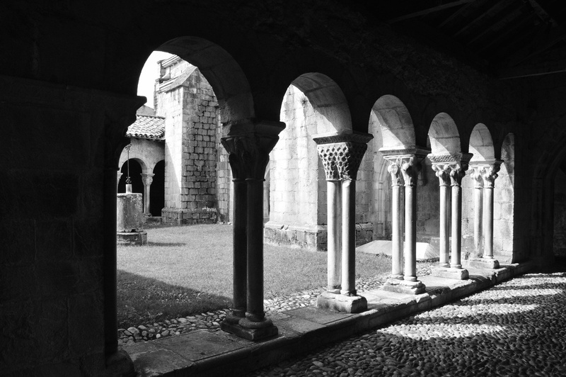 spirituality, older, history, strange, light, black and white, black, the past, built structure, france, closter, valcabrère, ancient civilization, building