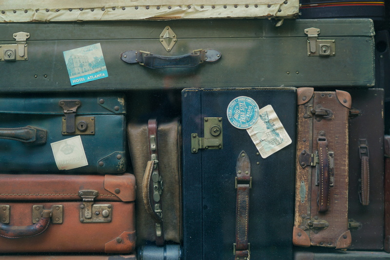 weft, bags, suit, luggage, lock, open, label, business, closed, vintage, rusty, handle, glass, color, metal, indoors, old, latch, arranged, connection