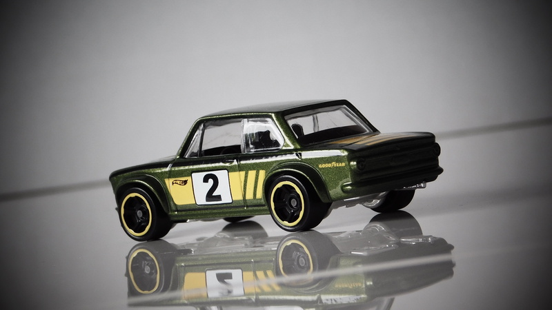 car, speed, gray background, 4K, model, studio shot, gray, retro styled, die cast, table, wheel, scale model, 2-door coupe, childhood, toy, 70s car, copy space