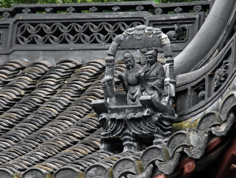 roofing, old town, carving, history, creativity, representation, no people, the past, day, built structure, sculpture, 2K, craft, belief, place of worship