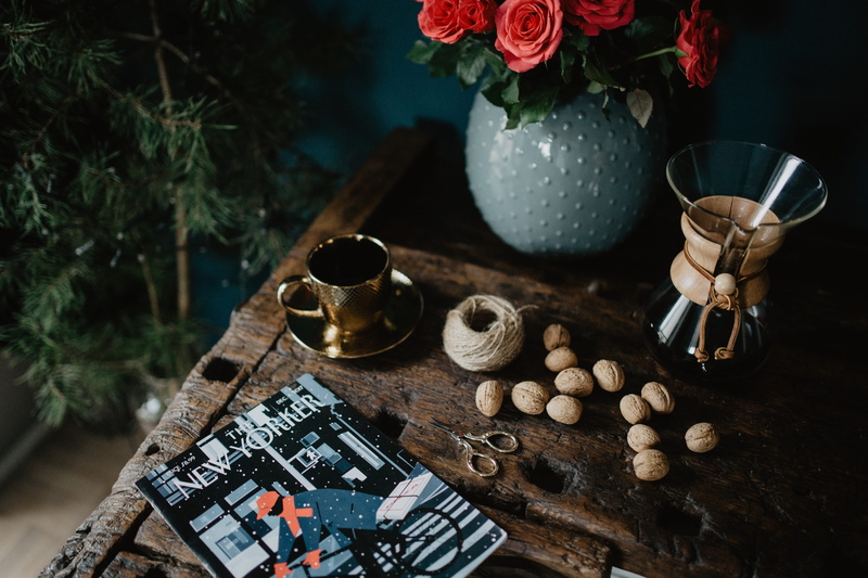 darm mood, nature, indoors, no people, food and drink, drink, flowering plant, flower, glass, refreshment, 5K, watches, red roses, rose - flower, roses