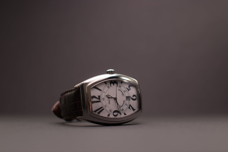 urgency, number, personal accessory, clock face, antique, minute hand, close-up, time, studio, analog, instrument of time, studio shot, accuracy, numerals