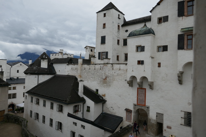 outdoors, 5K, house, tourism, architecture, city, window, things to do, day, cloud - sky, old, old town, building, roof, building exterior, the walls of the