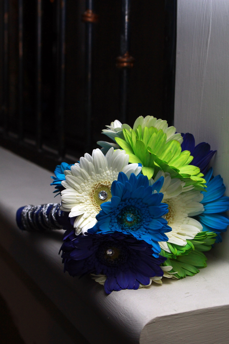 no people, indoors, floral, bridal, blue, bouquet, beauty in nature, petal, 5K, vase, multi colored, flowers, nature, inflorescence, romantic, freshness