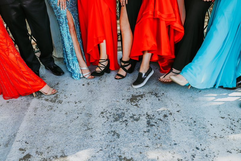 senior, day, choice, people, real people, body part, attractive, clothing, dress, celebration, adult, women, smile, glamorous, young, human foot, fashion
