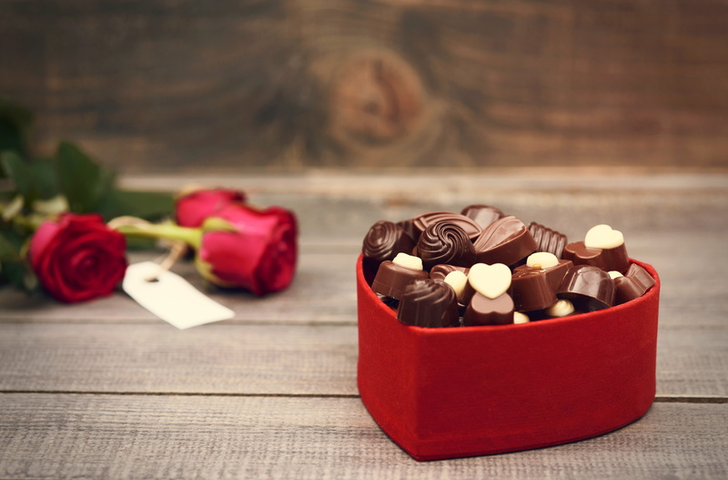 chocolate, romantic, 5K, still life, beauty in nature, container, holiday, dark, photography, close-up, nature, chocolates, Valentines Day, vulnerability