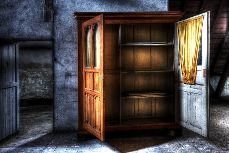 wood - material, closed, entrance, outdoors, closet, cabinet, old, no people, architecture, brown, expiration, opened, day, 1080P, house, absence, window