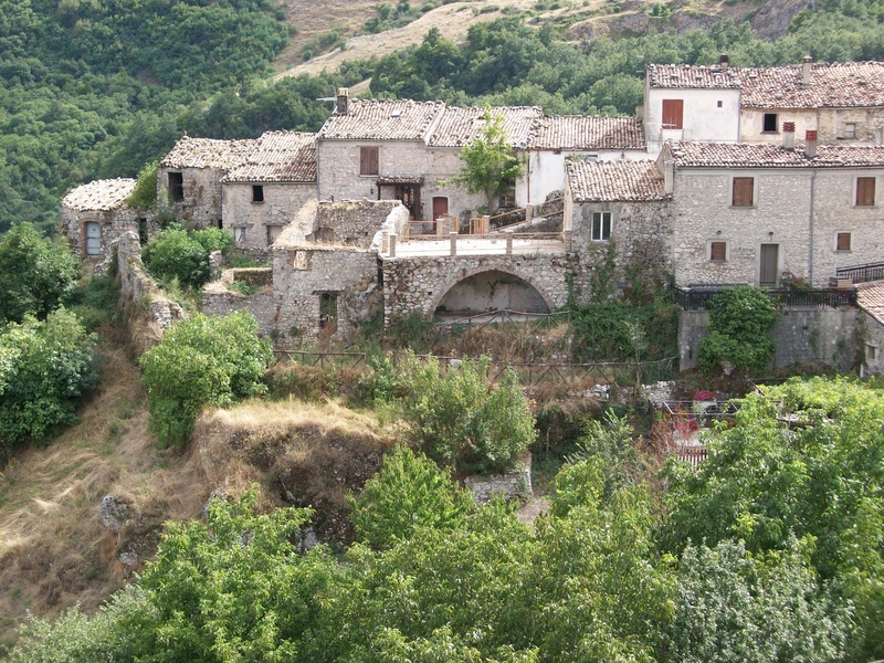 archaeology, day, building, tree, architecture, travel destinations, 2K, no people, plant, outdoors, water, building exterior, lush foliage, foliage, ancient civilization