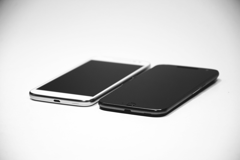 modern, wireless technology, electronics, phone, apple, still life, technology, close-up, studio shot, black, cut out, gadget, 5K, mobile, indoors, single object