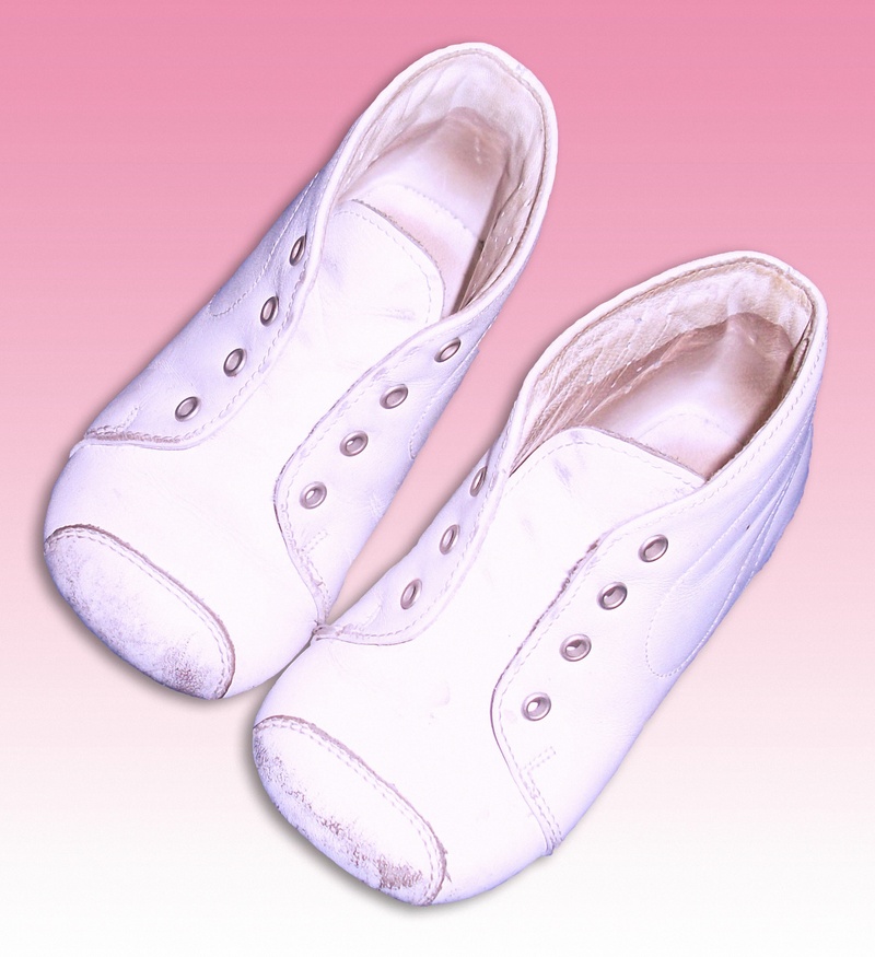 leather shoes, childrens clothing, still life, fashion, footwear, white background, shoe, shoes, compatibility, 2K, sandal, charming, indoors, close-up