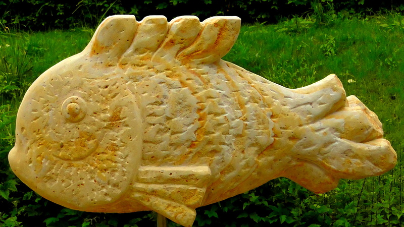 painted, snack, carving, outdoors, artwork, figure, garden, grass, yellow, no people, park, carved, freshness, field, still life, animal wildlife, 2K