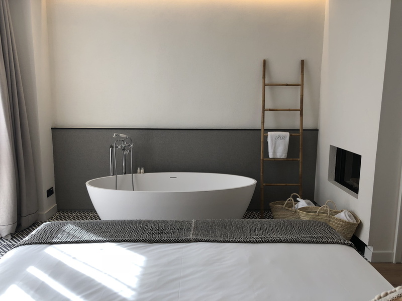 bathtub, luxury, home showcase interior, bed, interior design, modern, domestic room, home interior, household equipment, wealth, bathroom, home, shower