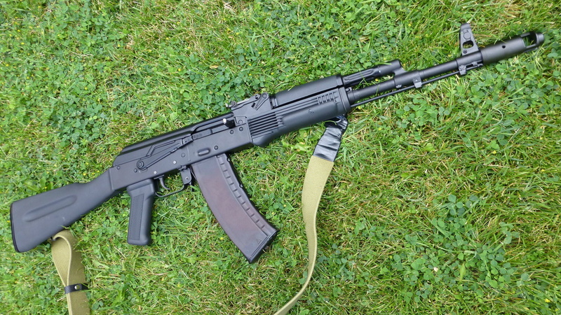 power, green color, black, carabiner, land, shooting A Weapon, security, military Target, danger, day, sniper, no people, conflict, army, plant, war, grass