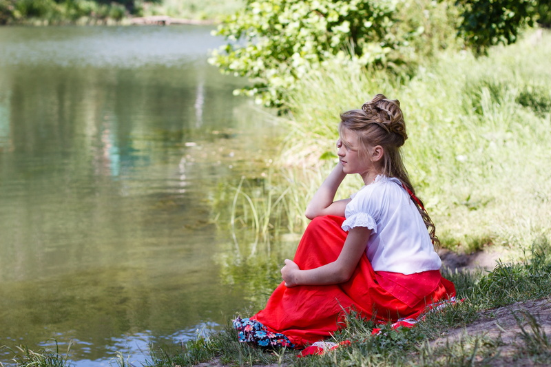 green, river bank, body, hair, females, wearing, maxi, assol, woman, beside, offspring, contemplation, lake shore, hairstyle, girls, reflection in the water