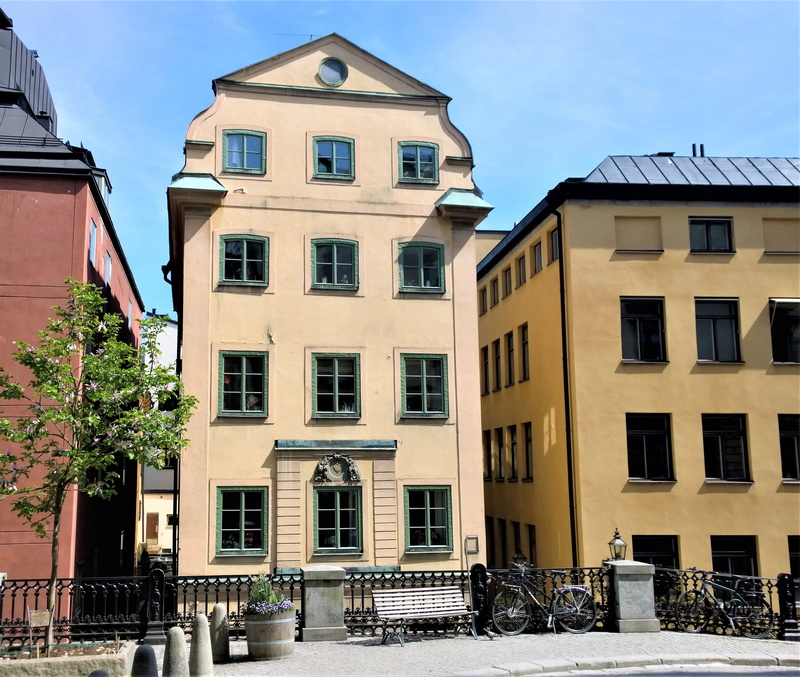 side by side, nature, beautifully, stockholm, city, architecture, outdoor, built structure, apartment, row house, alley, terrace, buildings, old house