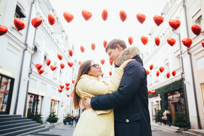 smiling, moscow, women, positive emotion, city, woman, two hearts, flirtation, happiness, mid adult, togetherness, valentine, architecture, decor, Tenderness