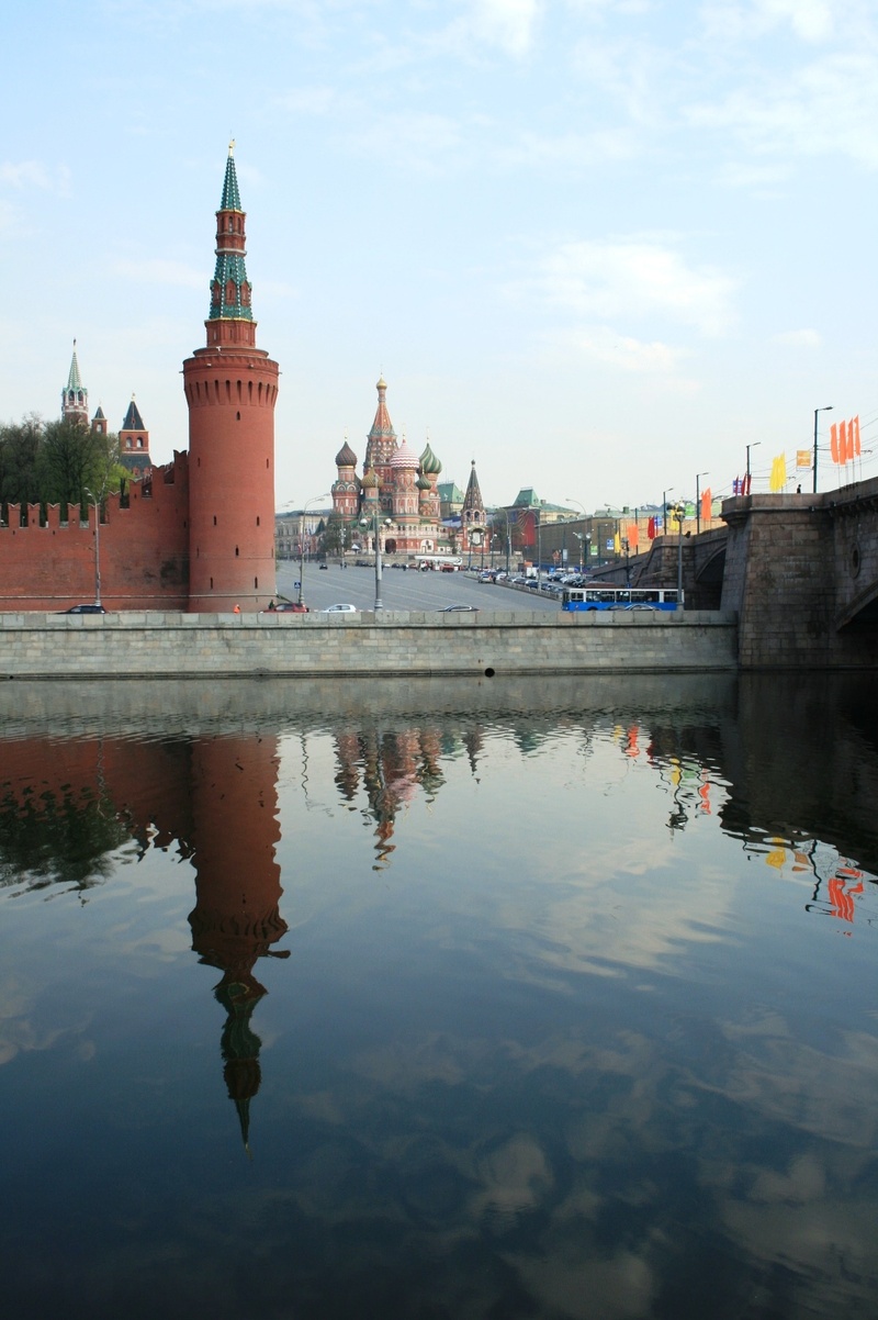 sky, clouds reflected, the past, blue sky, day time, architecture, river, historic, built structure, travel destinations, 1080P, arsenal tower, kremlin wall