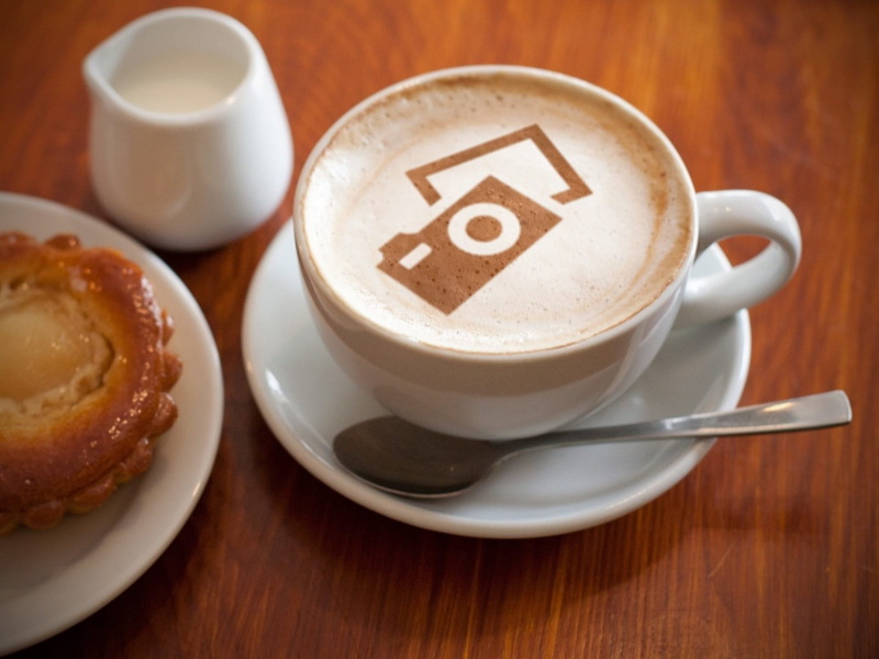 crockery, coffee - drink, espresso, no people, teaspoon, cup, frothy drink, table, plate, creation, sign, hot drink, still life, beside, 1080P, cafe, decoration