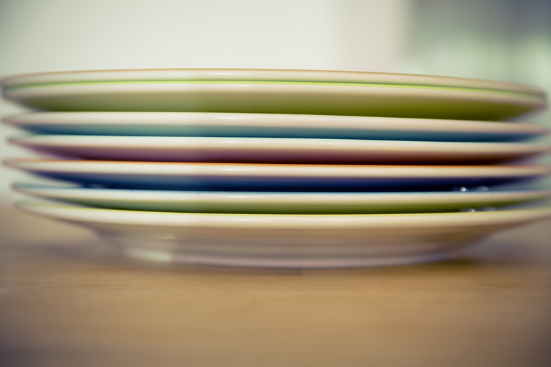 close-up, kitchen, eat, food, bowl, indoors, kitchen Utensil, selective focus, ceramics, table, food and drink, plate, balance, no People, cover, group of objects