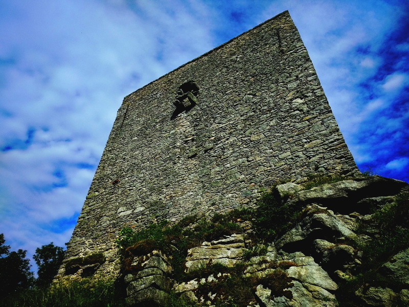 blue, on the hill, ancient, nature, stones, low angle view, day, Ruins, solid, heaven, building, outdoors, sunlight, no people, Sky, clouds, the past, czech castles