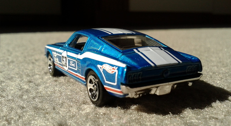 close-up, nature, mode of transportation, selective focus, transportation, childhood, hot wheels, motor vehicle, competition, sport, blue, day, car, small