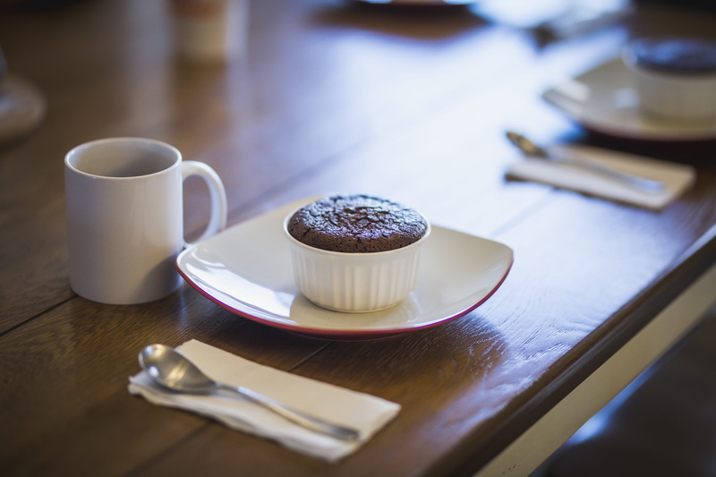 drink, temptation, table, beside, cupcake, ramekin, freshness, 5K, kitchen utensil, no people, chocolate, cream, selective focus, cake, furniture, sweet food