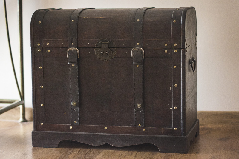 stack, still life, indoors, Transmission, journey, casket, Pirate, holiday, close-up, old, magic, trip, old-fashioned, tourism, Brown, suitcase, wooden box