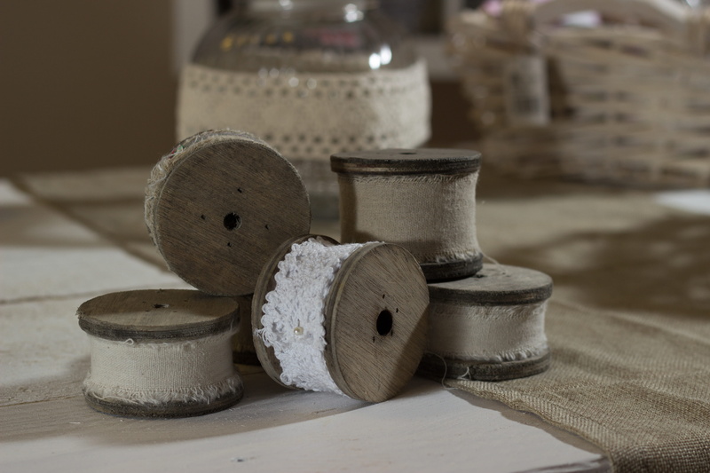 stack, sewing thread, hand labor, nature, tinker, wooden table, close, sew, wood - material, handarbeiten, bobbin, day, large group of objects, thread