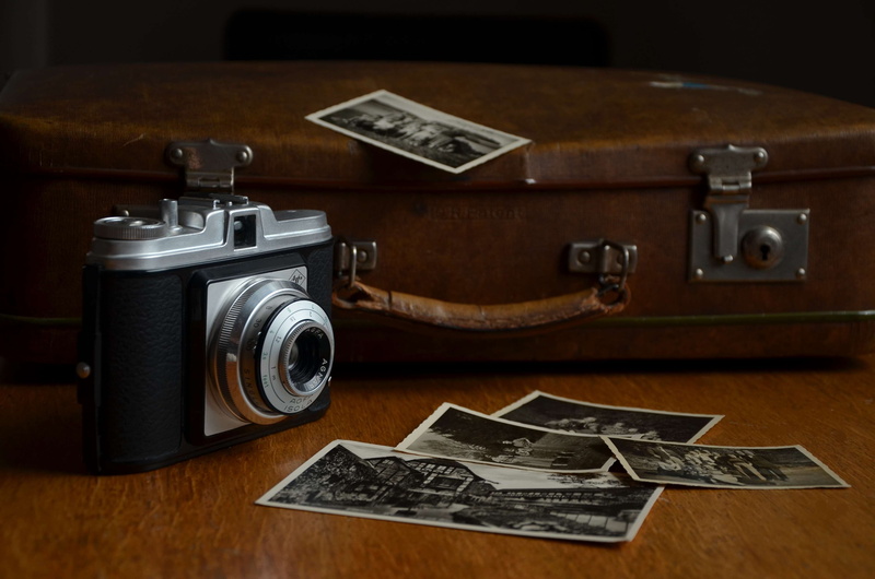 black background, wood - material, analog, camera film, photography themes, digital camera, images, photography, 4K, indoors, technology, old photos, studio shot