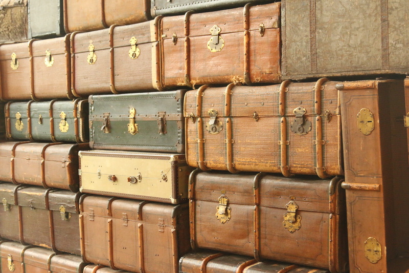 old, retro, container, vintage, order, backgrounds, large group of objects, suitcase, travel, no people, luggage, stack, antique, still life, repetition